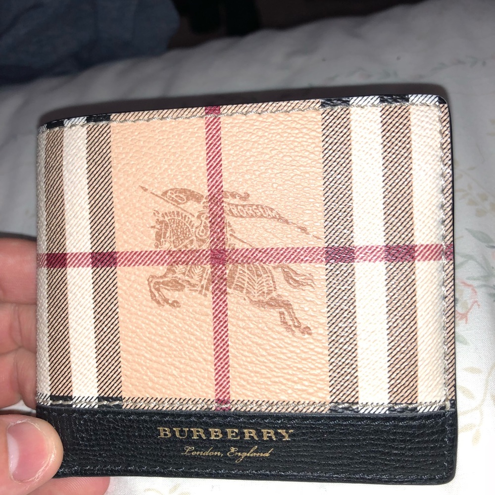 Men’s Burberry wallet